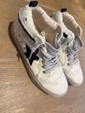ShuShop White Canvas Sneakers with Black Star